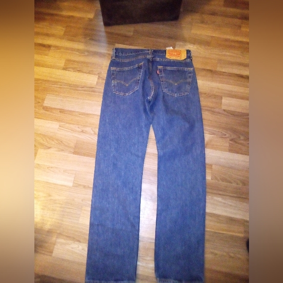 Levi's - Picture 4 of 5